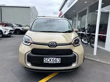 Toyota Sienta 2023 photo 5