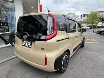 Toyota Sienta 2023 photo 4
