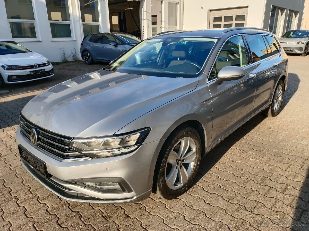 Volkswagen Passat 2022 photo 2