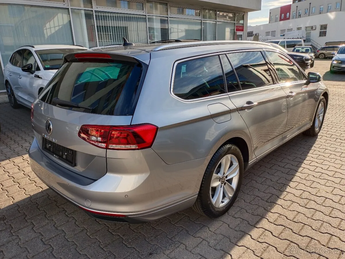 Volkswagen Passat 2022 photo 4