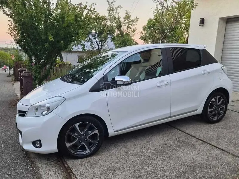 Toyota Yaris 2014 photo 4