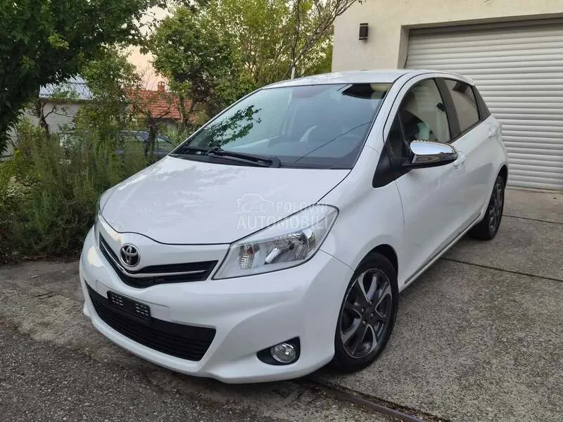 Toyota Yaris 2014 photo 2