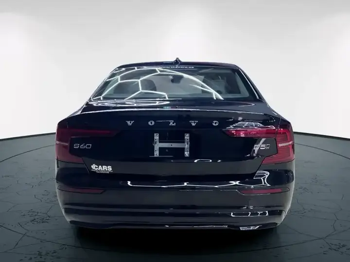 Volvo S60 2024 photo 4