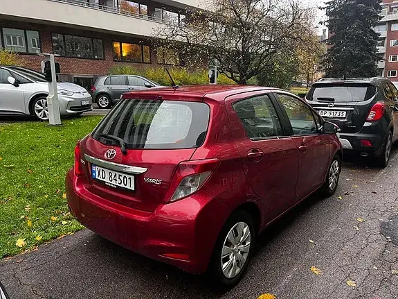 Toyota Yaris 2013 photo 3