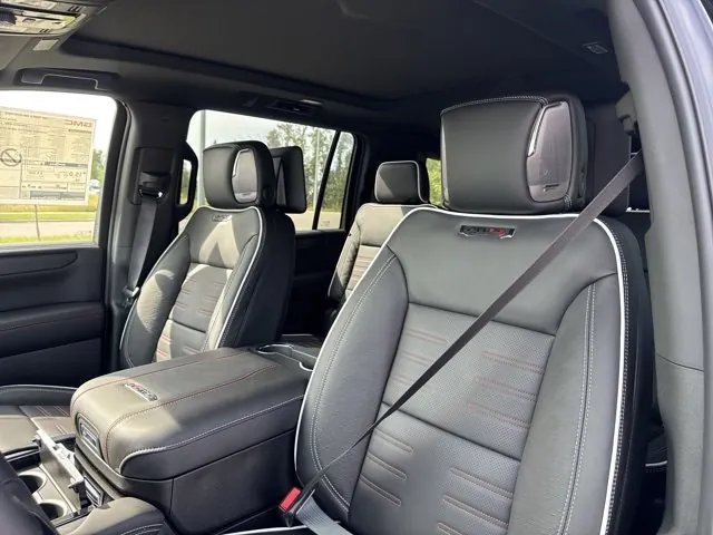 GMC Yukon Xl 2026 photo 3
