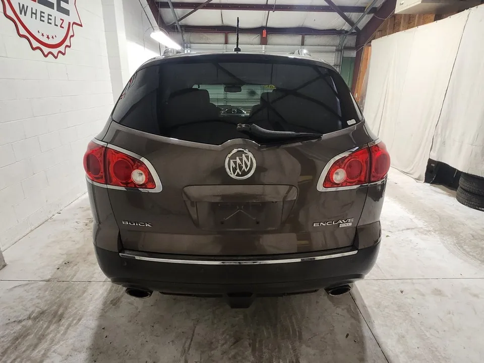 Buick Enclave 2011 photo 3