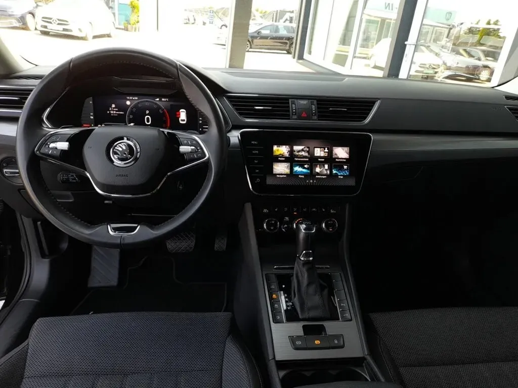 Skoda Superb 2022 photo 3