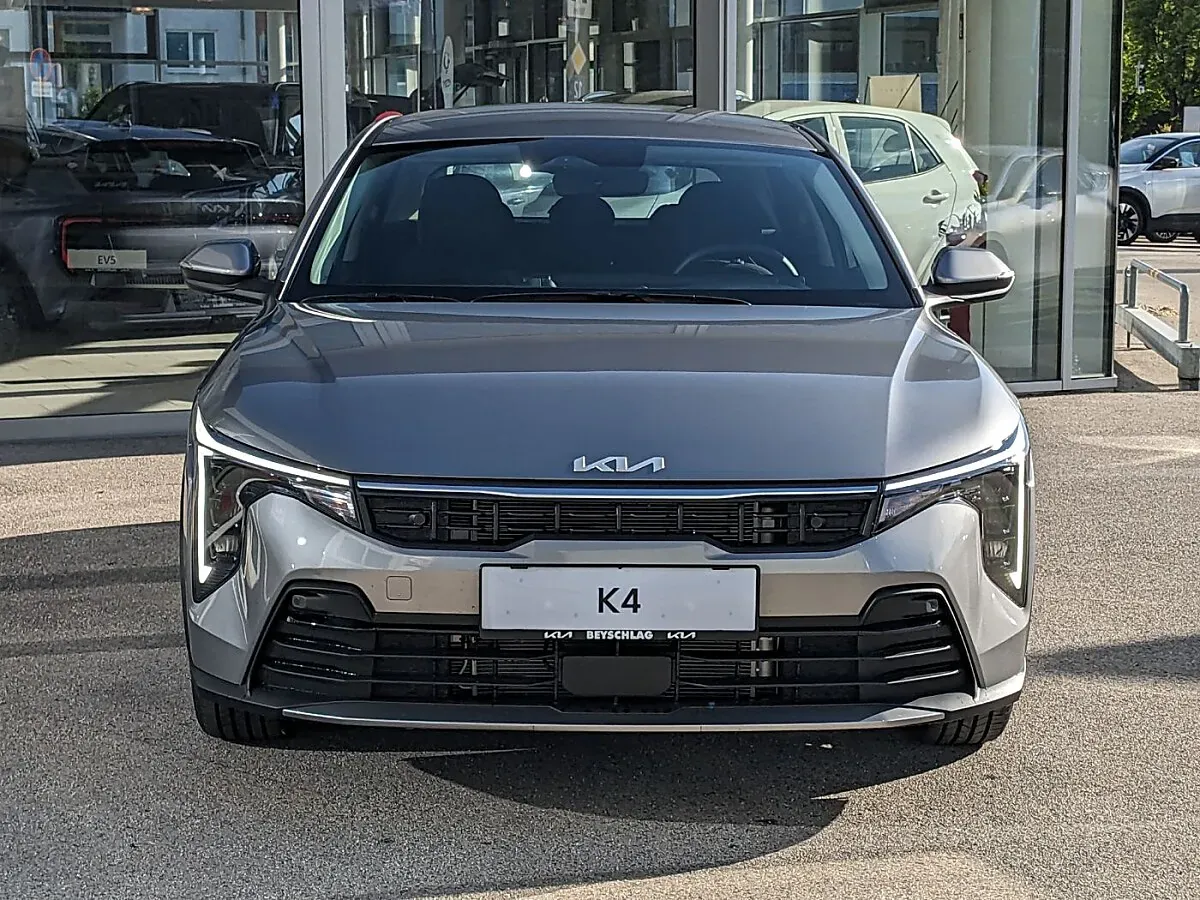 Kia K4 photo 3