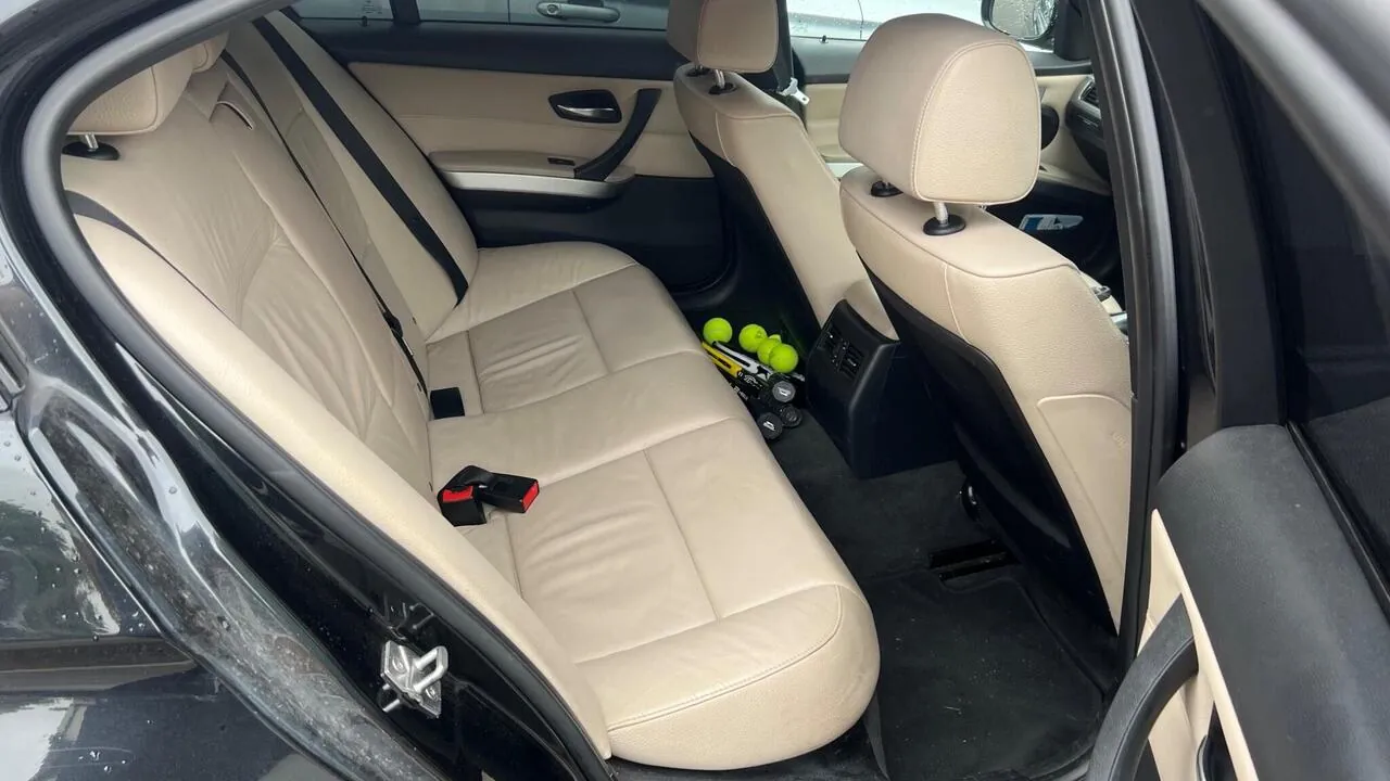 BMW 3 Series 2011 photo 5