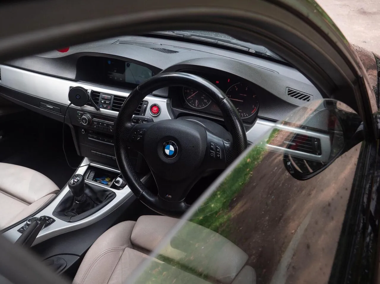 BMW 3 Series 2011 photo 3