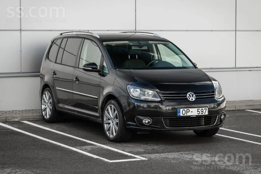 Volkswagen Touran 2011 photo 3