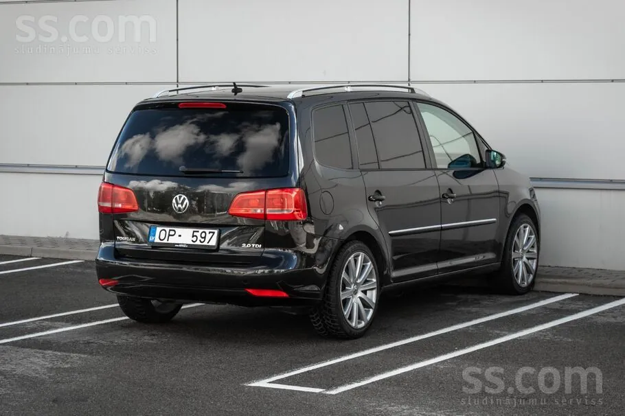 Volkswagen Touran 2011 photo 4