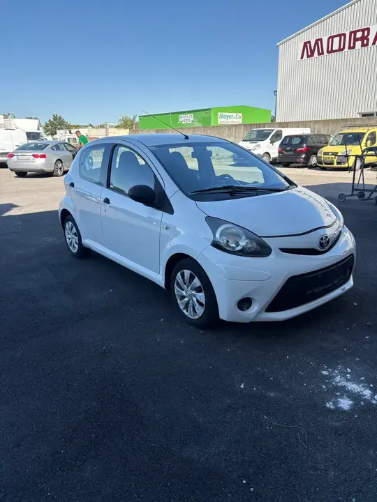 Toyota Aygo 2012 photo 2