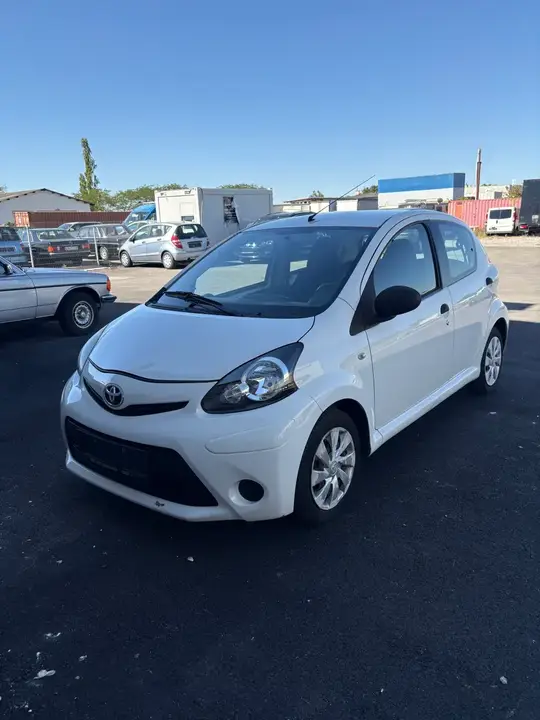 Toyota Aygo 2012 photo 3