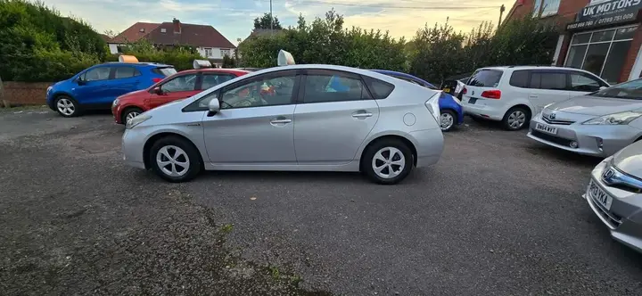 Toyota Prius 2015 photo 5