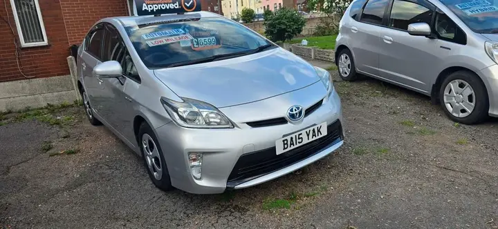 Toyota Prius 2015 photo 3