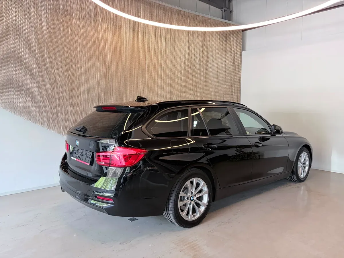 BMW 3 Series 2017 photo 2
