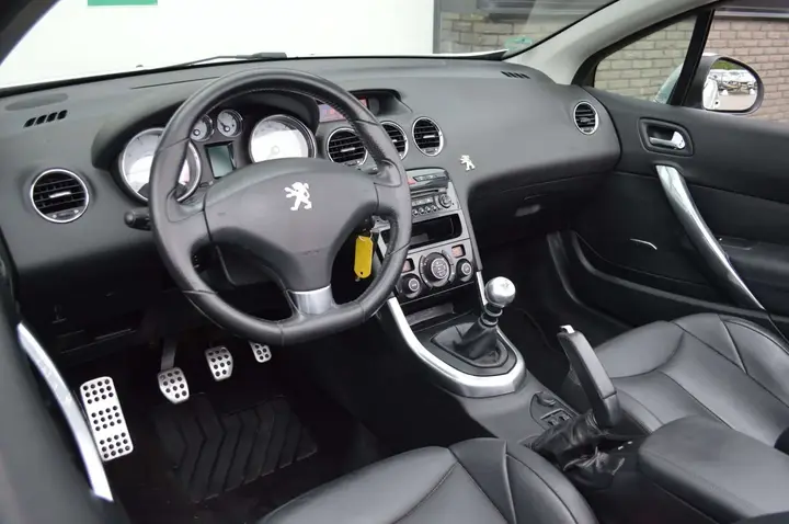 Peugeot 308 2011 photo 3