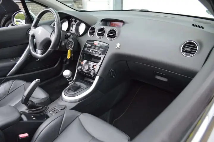Peugeot 308 2011 photo 5
