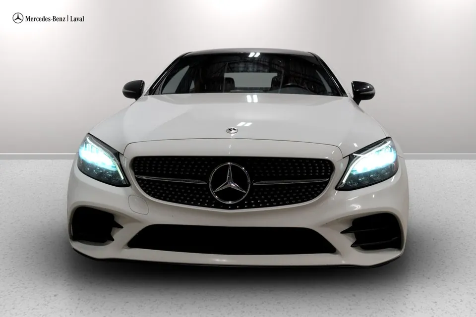 Mercedes-Benz C300 2023 photo 2