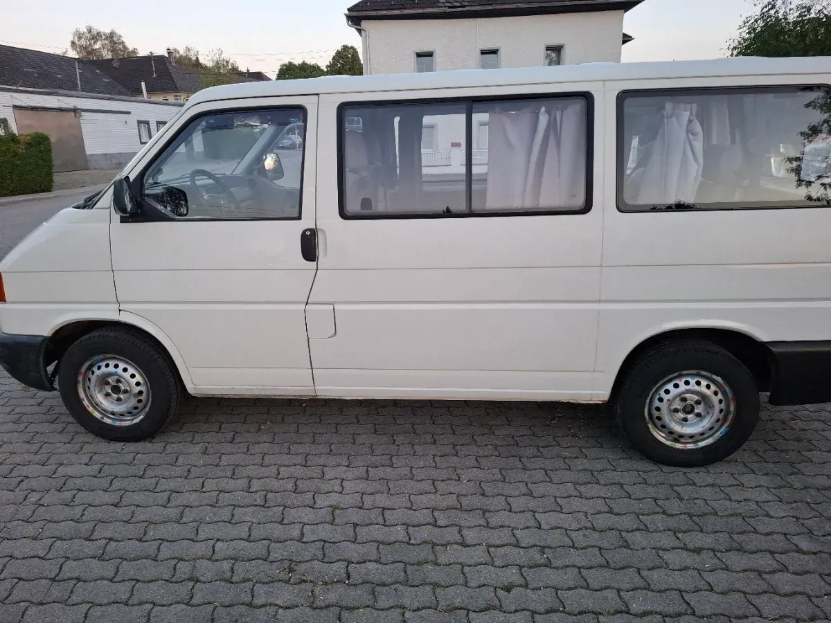 Volkswagen T4 2001 photo 2