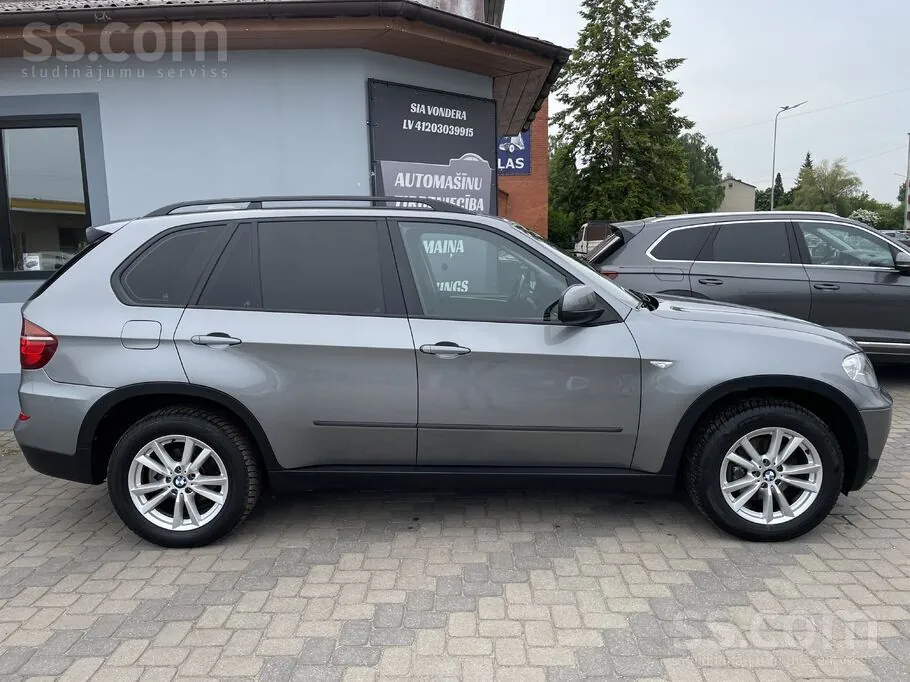 BMW X5 2011 photo 2