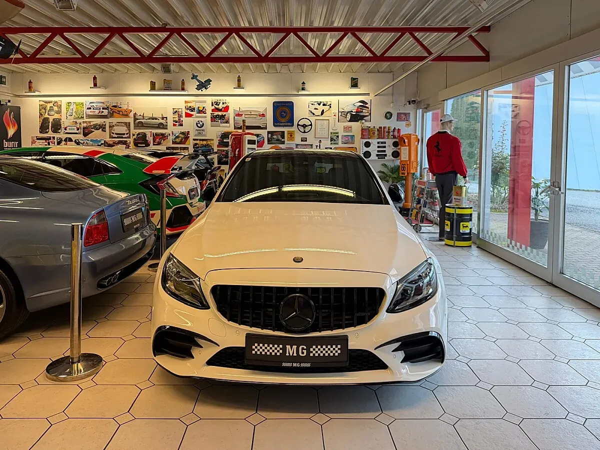 Mercedes-Benz C-Class 2019 photo 3