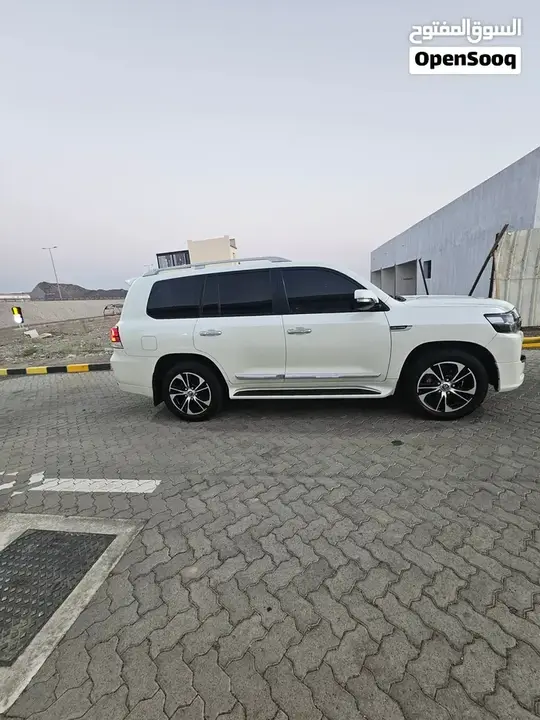 Toyota Land Cruiser Gxr 2020 photo 3