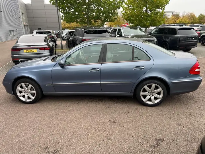Mercedes-Benz E-Class 2003 photo 4