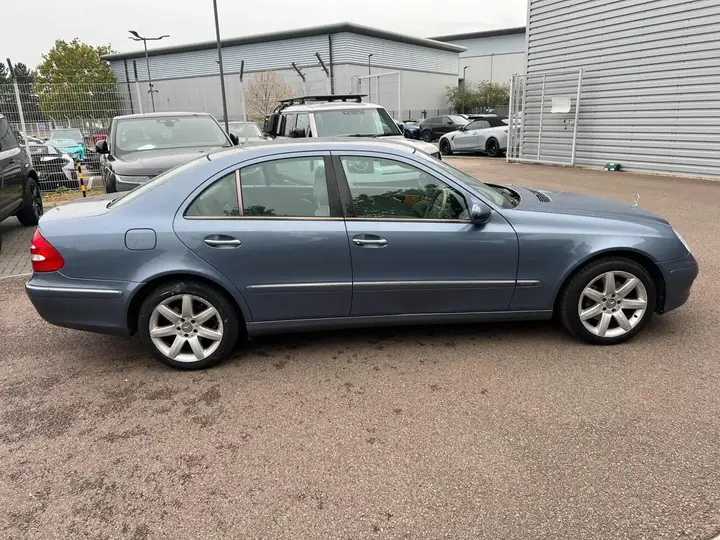 Mercedes-Benz E-Class 2003 photo 3
