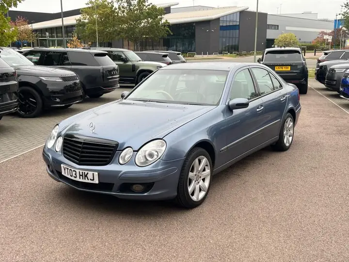 Mercedes-Benz E-Class 2003 photo 2