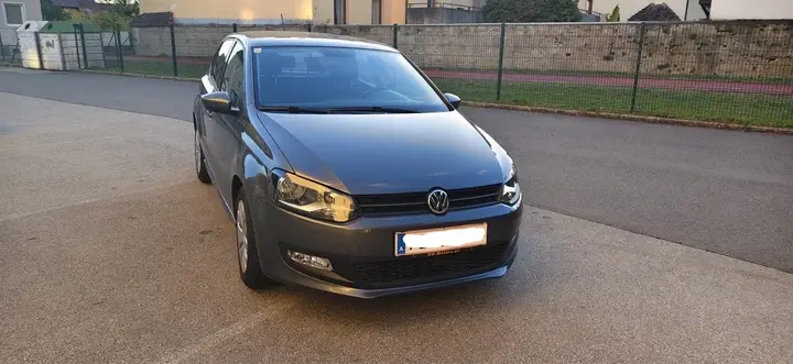 Volkswagen Polo 2011 photo 2