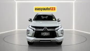 Mitsubishi Pajero Sport 2024 photo 3