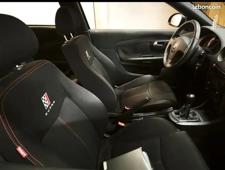 Seat Ibiza 2005 photo 2