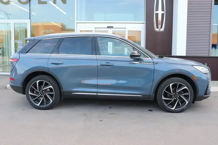 Lincoln Corsair 2023 photo 3
