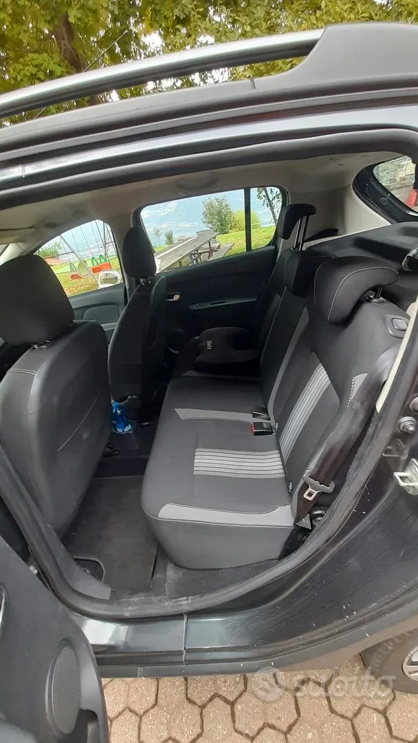 Dacia Sandero 2018 photo 2