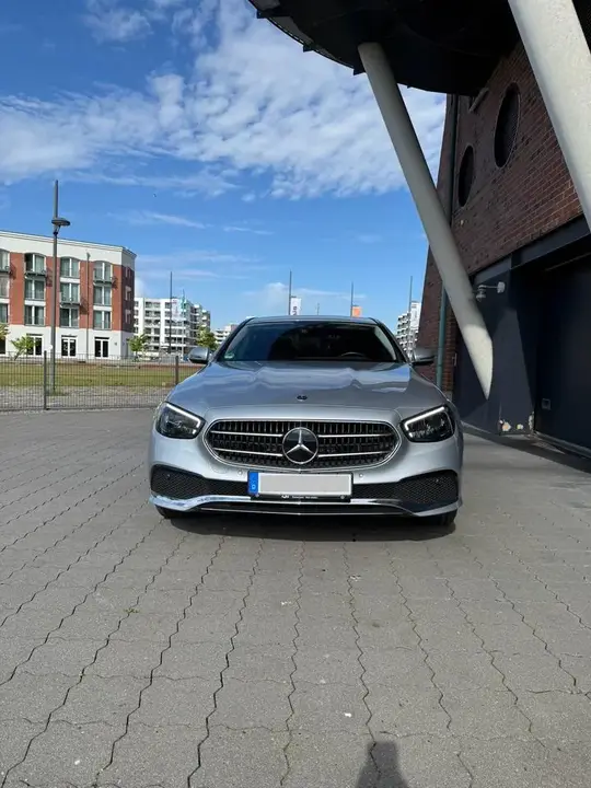 Mercedes-Benz E 200
