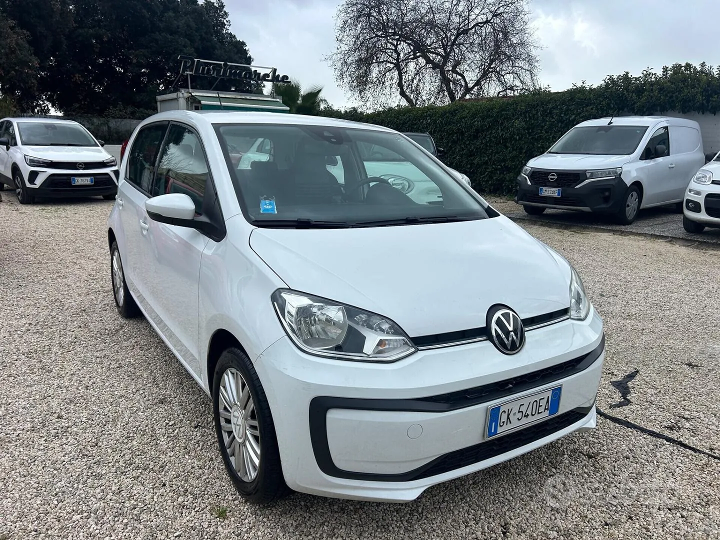Volkswagen Up 2022 photo 2