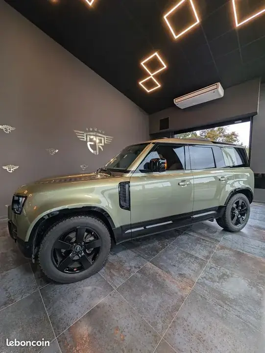Land Rover Defender 2020 photo 2