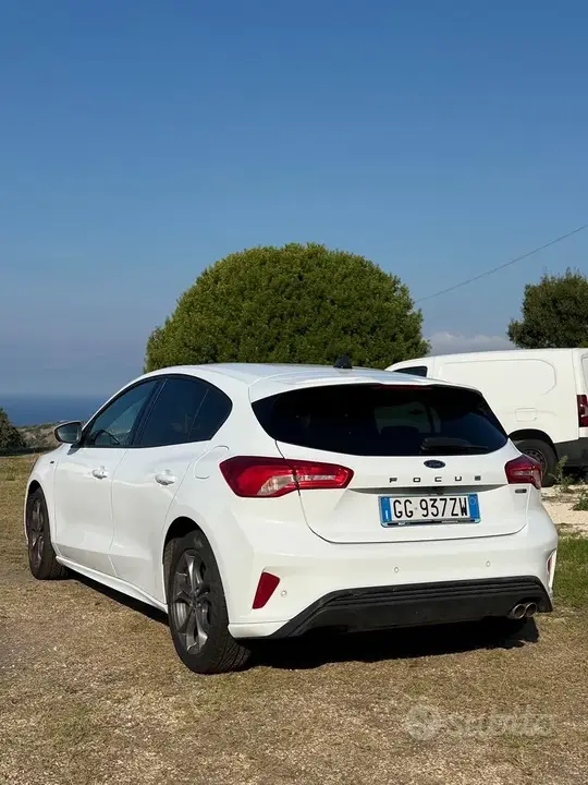 Ford Focus 2021 photo 4