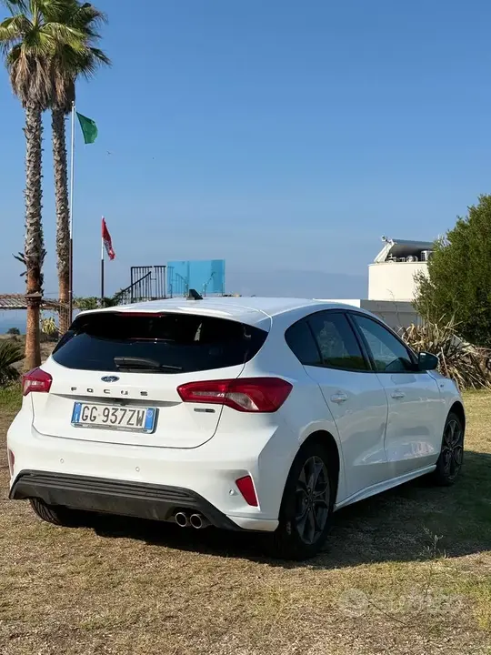 Ford Focus 2021 photo 3
