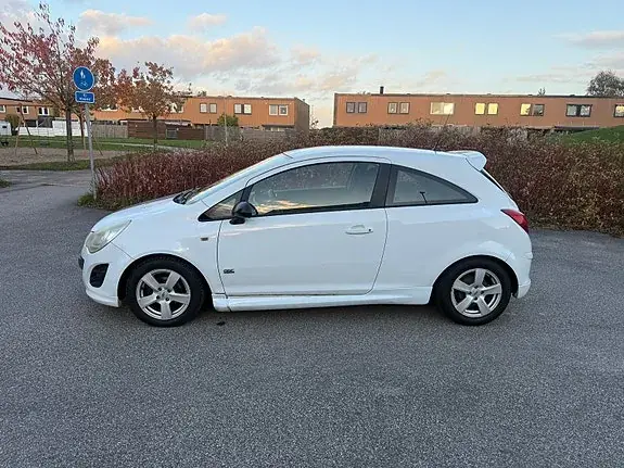 Opel Corsa 2011 photo 2