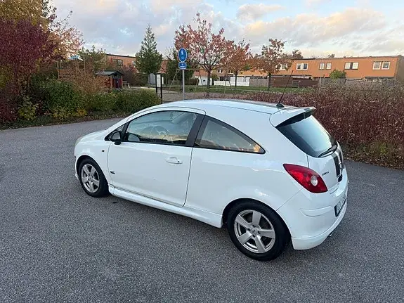 Opel Corsa 2011 photo 3