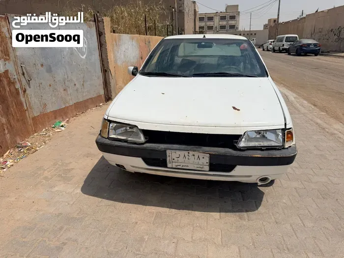 Peugeot 405
