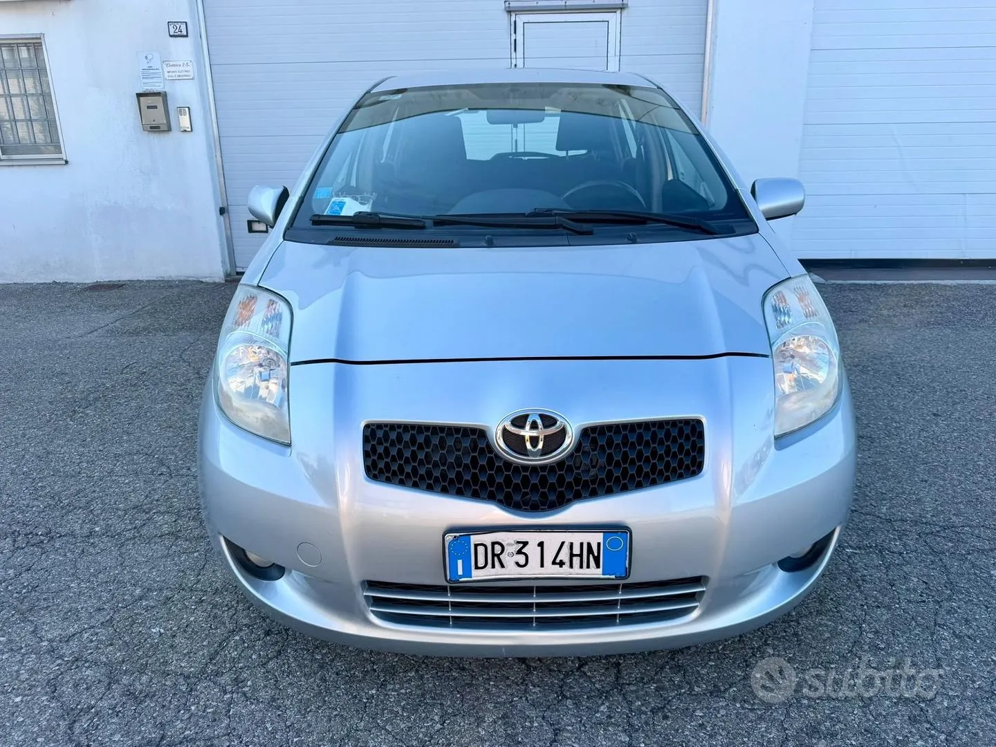 Toyota Yaris 2008 photo 2