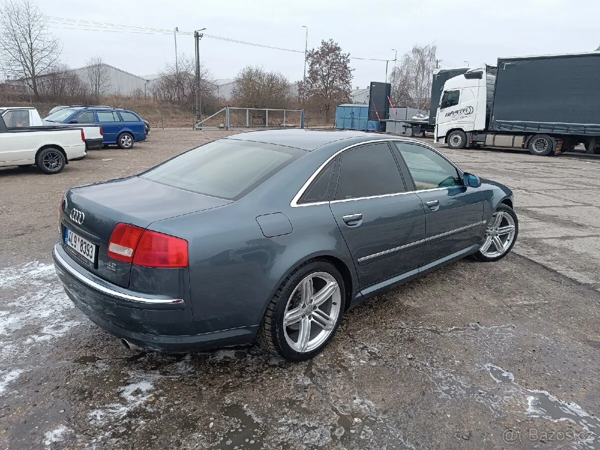 Audi A8 2003 photo 2