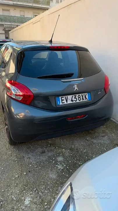 Peugeot 208 2014 photo 3
