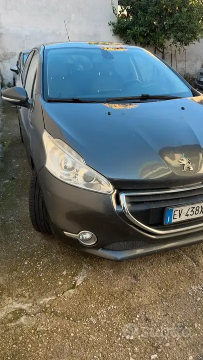 Peugeot 208 2014 photo 2