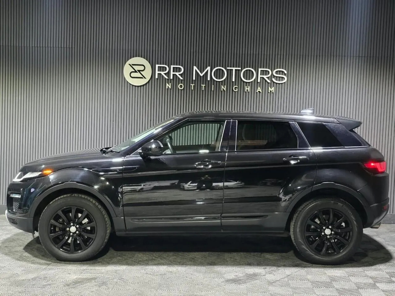 Land Rover Range Rover Evoque 2017 photo 2