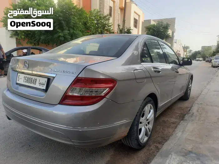 Mercedes-Benz C-Class 2012 photo 2